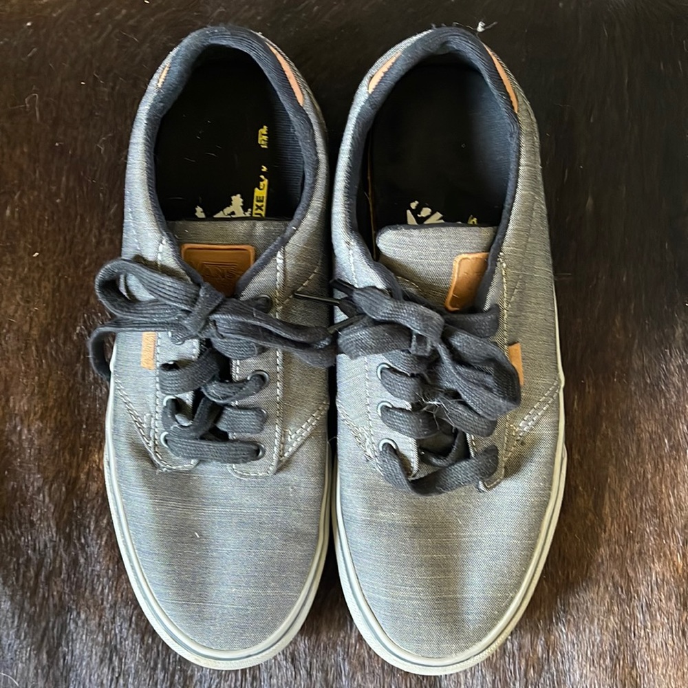 Vans Men's Size 10 shoes.